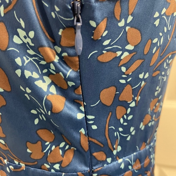 Banana Republic Blue & Grey Cowl Neck Blouse Sleeveless Fitted Sz 6 - Picture 5 of 16